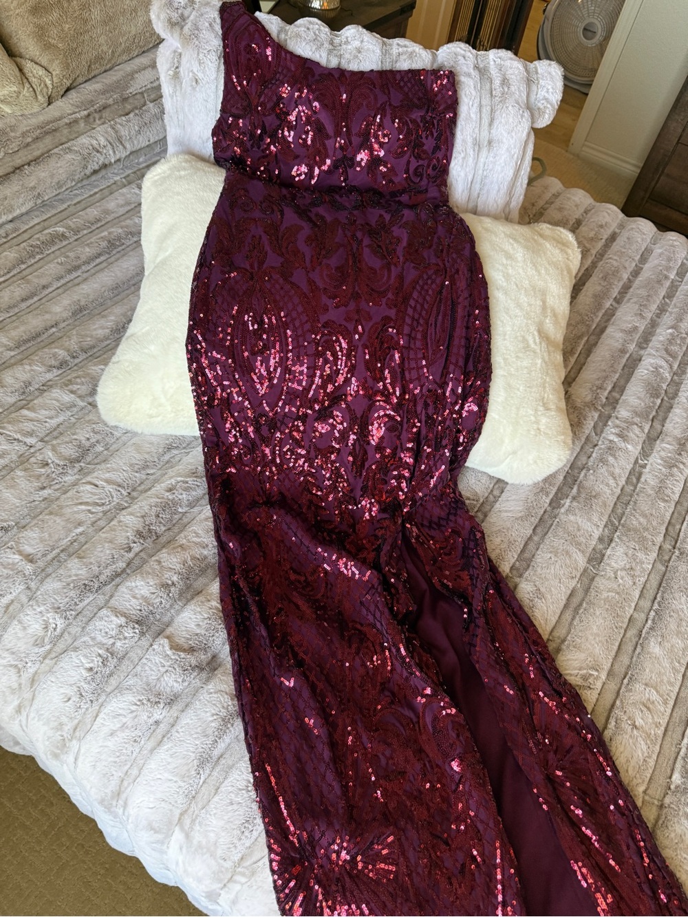 Windsor Plum Sequin One Shoulder Formal Gown Size L Worn Once - Picture 5 of 9